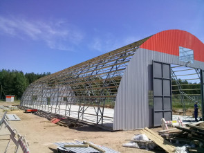 Какие типы металла используются для строительства быстровозводимых ангаров